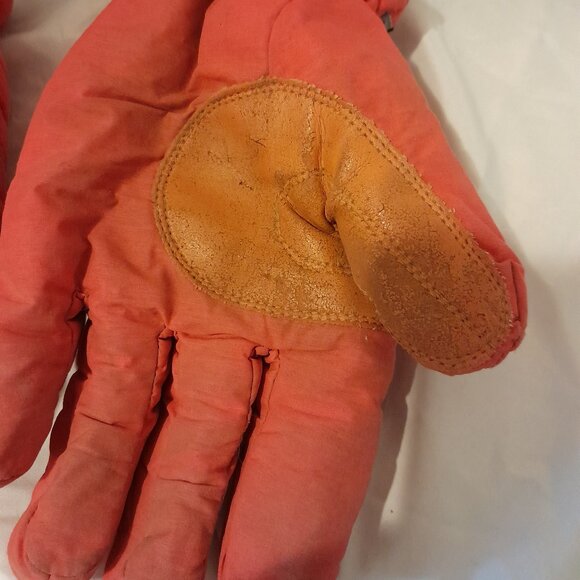 FREE WITH PURCHASE - Vintage 1990's Promark Orange Ski Gloves Neon Gorpcore - Picture 2 of 8